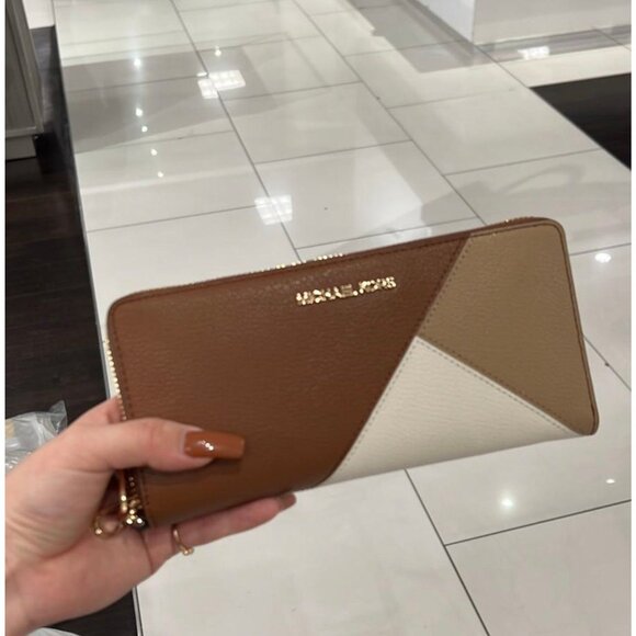 Michael Kors wristlet travel continental wristlet large wallet Luggage Multi - Picture 1 of 8